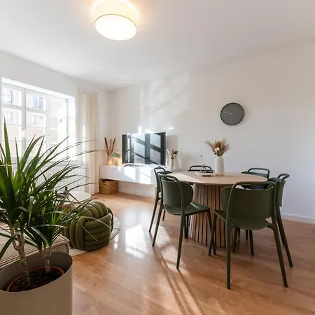 Altstadtnahe Wohlfuehloase Fuer 6 Personen * ארפורט