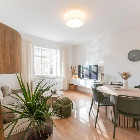 Altstadtnahe Wohlfuehloase Fuer 6 Personen דירה ארפורט